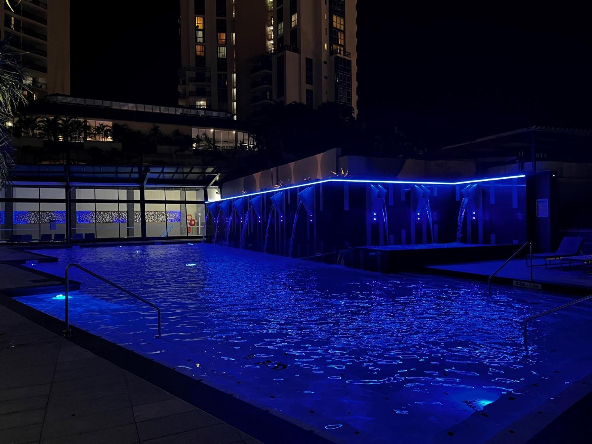 Circle On Cavil Holidays Gold Coast Exterior foto