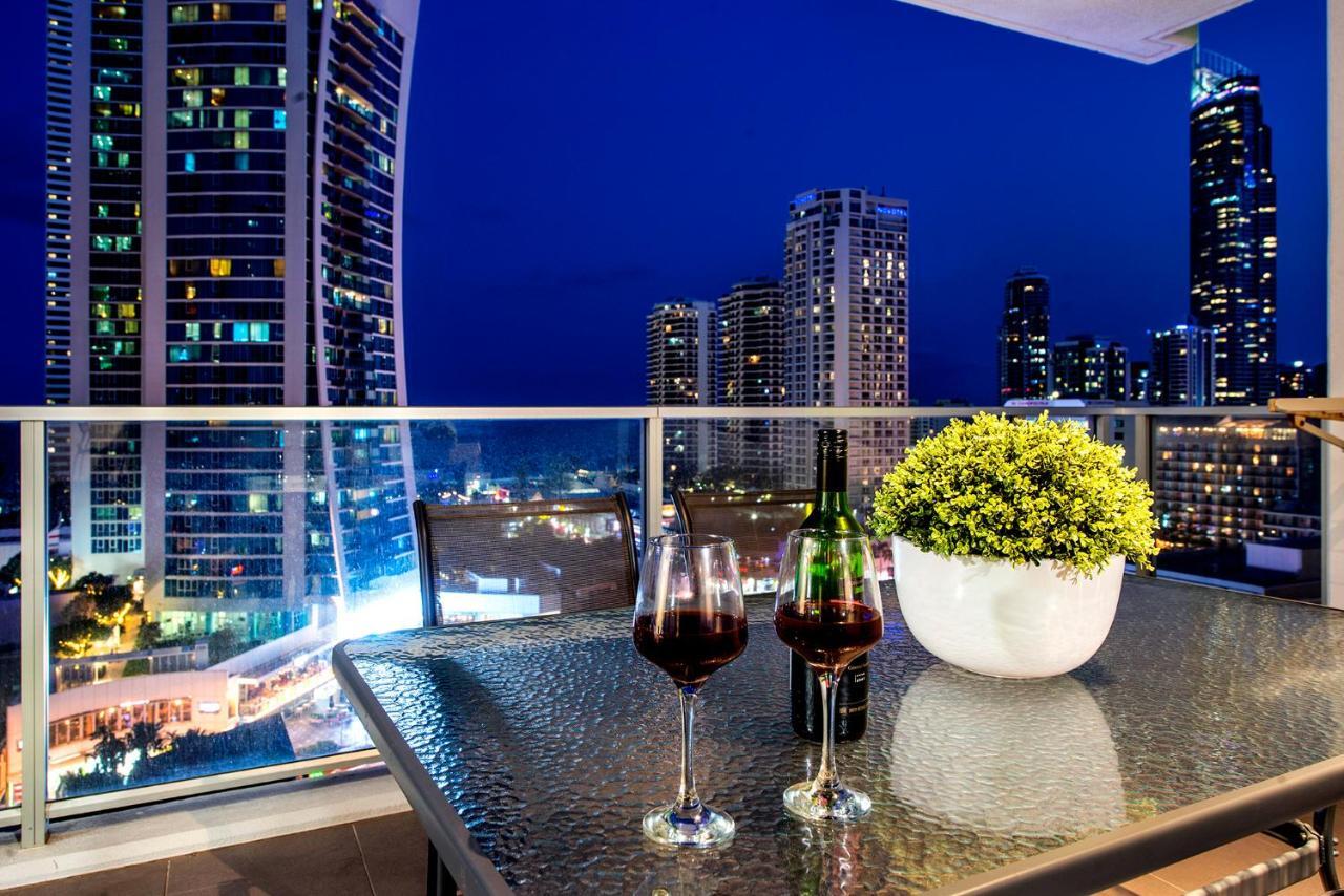 Circle On Cavil Holidays Gold Coast Exterior foto